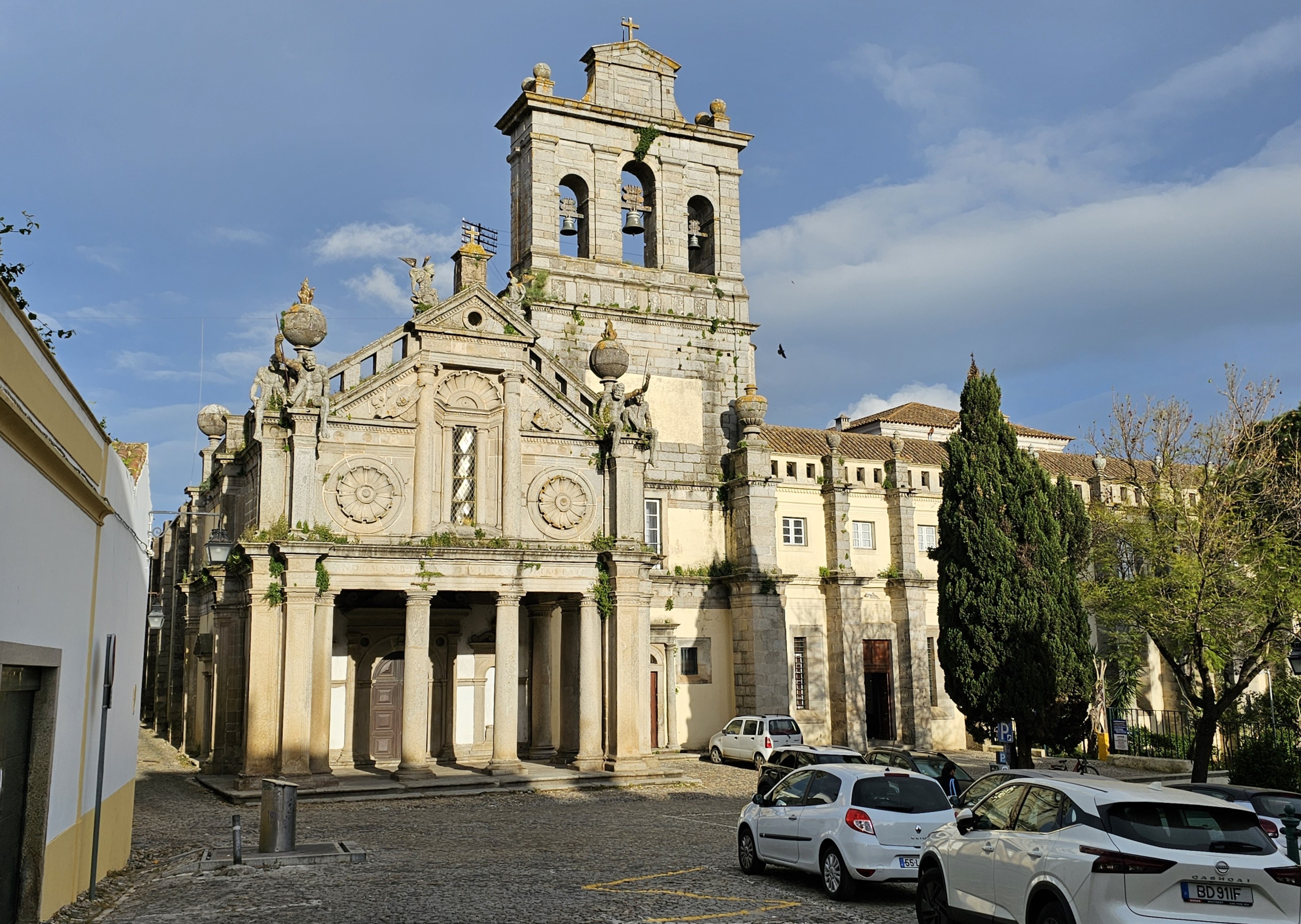 Evora